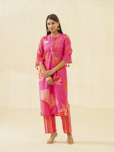 Pink Floral Printed Straight Kurta and Trousers-MLWSHKS4280PNK